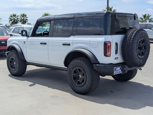 New 2026 Ford Bronco Badlands w/ Sasquatch Package AWD/4WD image 4