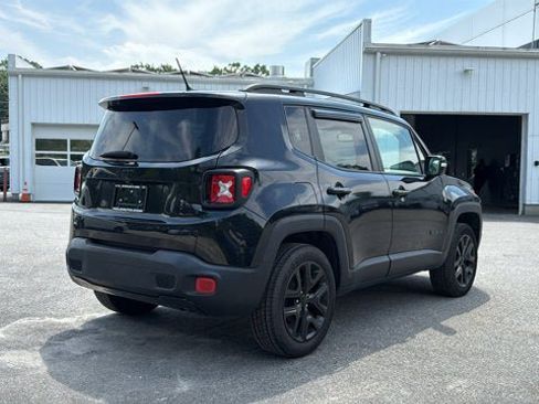 Used 2016 Jeep Renegade Latitude AWD/4WD image 6