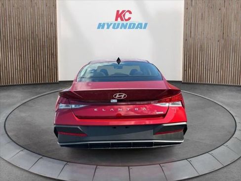 New 2025 Hyundai Elantra Blue image 4