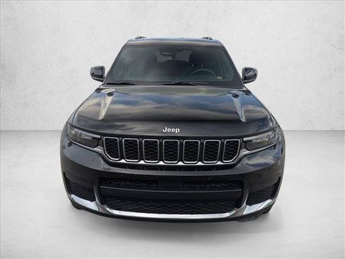 Used 2025 Jeep Grand Cherokee L Laredo RWD image 2