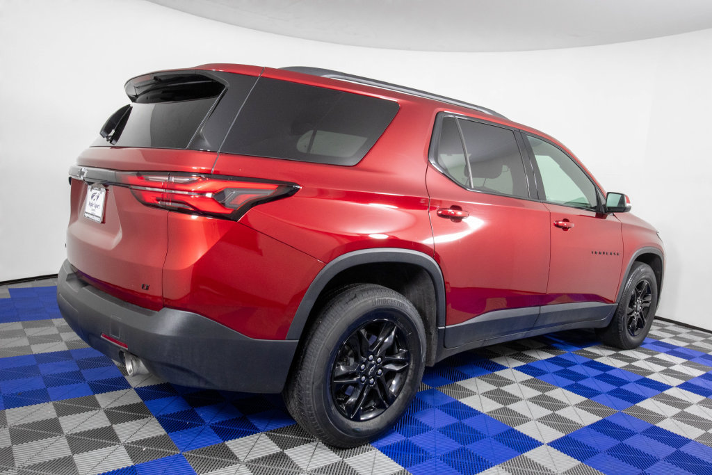 Used 2023 Chevrolet Traverse LT FWD image 5