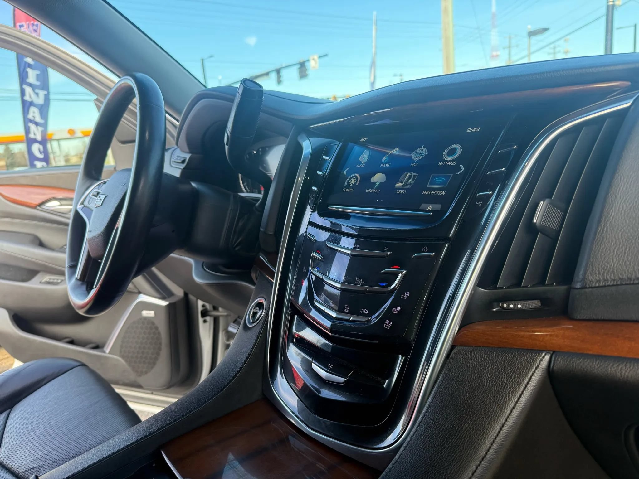 Used 2017 Cadillac Escalade ESV Luxury AWD/4WD image 27