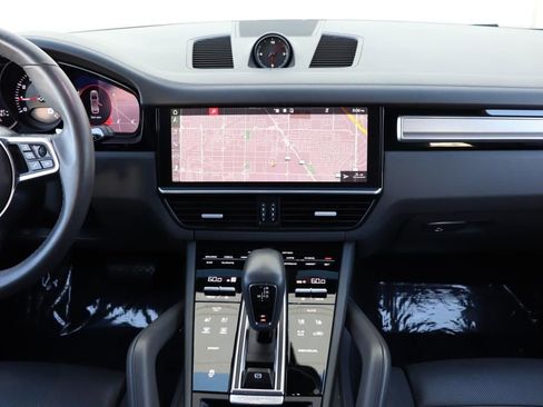 Used 2021 Porsche Cayenne image 44