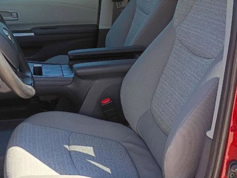 Used 2023 Toyota Sienna LE image 10