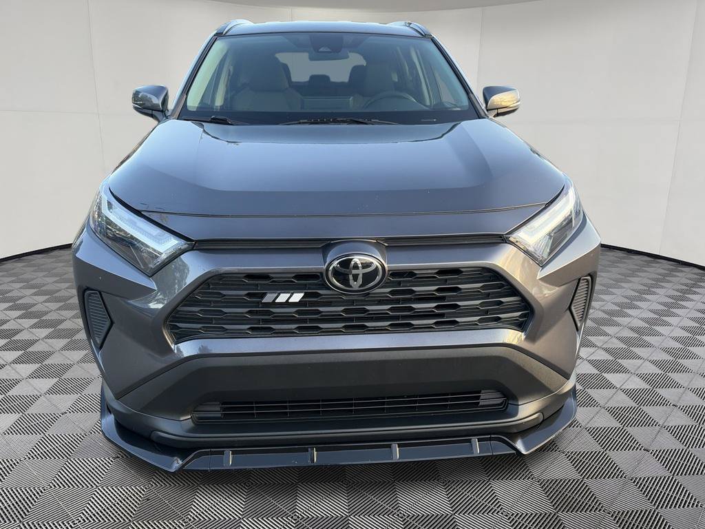 Used 2022 Toyota RAV4 XLE AWD/4WD image 2