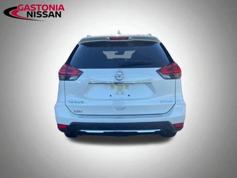 Used 2020 Nissan Rogue SV w/ Sun & Sound Touring Package image 14