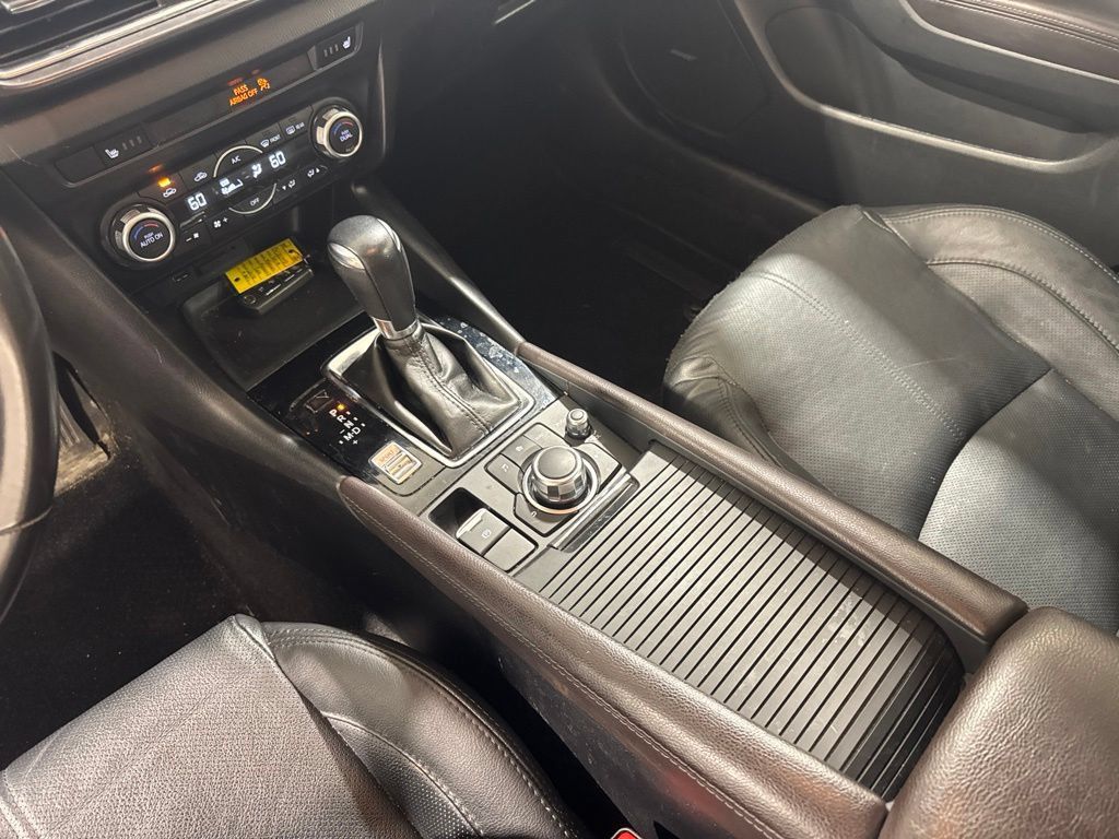 Used 2018 MAZDA MAZDA3 Grand Touring FWD image 14
