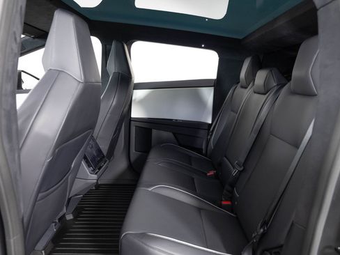 Used 2024 Tesla Cybertruck AWD Crew Cab image 18