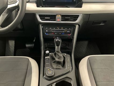 New 2026 Volkswagen Taos SE image 11