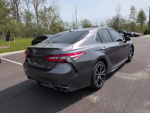 Used 2019 Toyota Camry SE FWD image 5