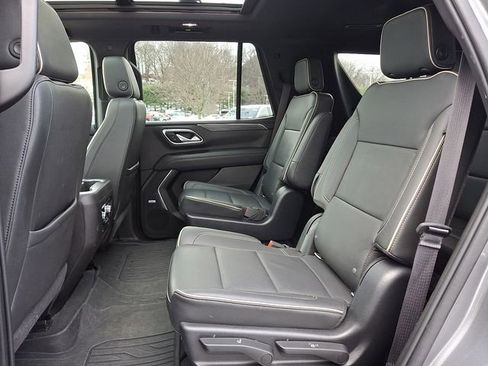 Used 2021 GMC Yukon SLT w/ SLT Premium Package image 10