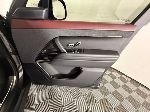 Used 2025 Land Rover Range Rover Sport Dynamic SE AWD/4WD image 39