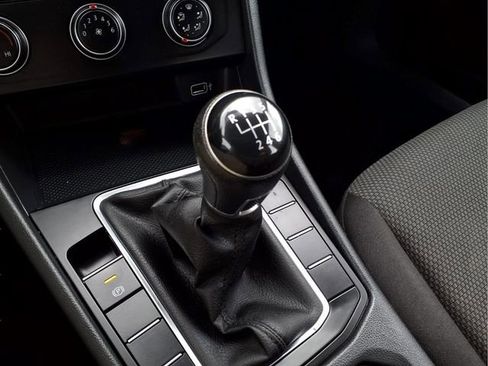 Used 2019 Volkswagen Jetta S FWD image 16