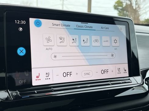 New 2026 Volkswagen Atlas Cross Sport SE image 40