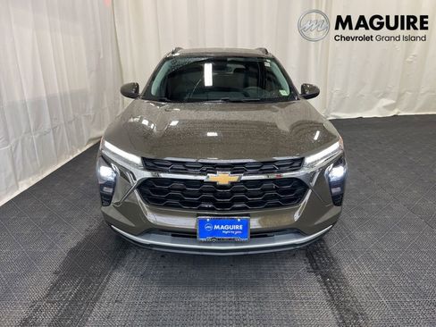Used 2024 Chevrolet Trax LT FWD image 30