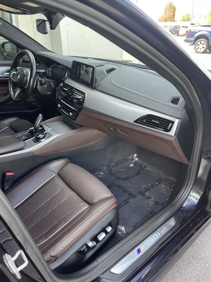 Used 2018 BMW M550i xDrive AWD/4WD image 17