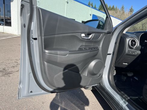 Certified 2023 Hyundai Kona SE w/ Cargo Package image 15