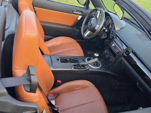 Used 2008 MAZDA MX-5 Miata Grand Touring w/ Premium Pkg image 6