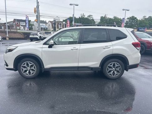 Used 2023 Subaru Forester Premium AWD/4WD image 7