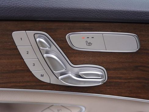 Used 2021 Mercedes-Benz C 300 4MATIC Sedan image 21