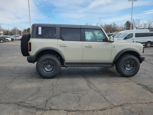 New 2025 Ford Bronco Outer Banks w/ Sasquatch Package image 15