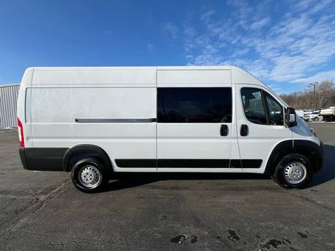 Used 2025 RAM ProMaster 3500 w/ Crew Van Package FWD image 2