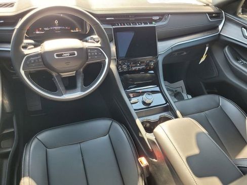 New 2025 Jeep Grand Cherokee L Limited w/ Trailer Tow Package image 10