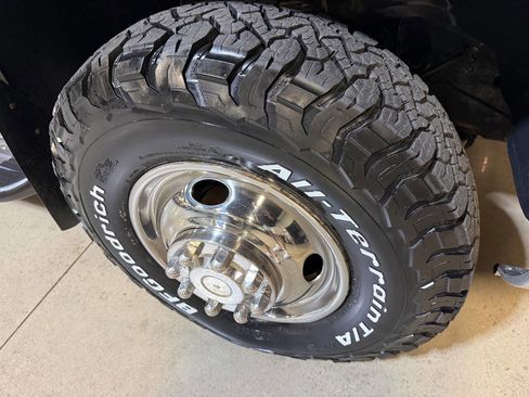 Used 2006 GMC Sierra 3500 SLE w/ Heavy-Duty Power Package image 24