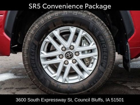 Used 2022 Toyota Tundra SR5 w/ SR5 Convenience Package AWD/4WD image 8