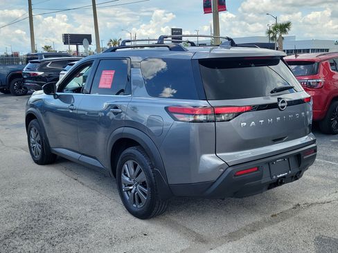 Certified 2025 Nissan Pathfinder SV w/ SV Premium Package FWD image 8