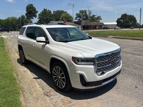 Used 2021 GMC Acadia Denali w/ Denali Technology Package FWD image 10