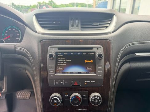 Used 2017 Chevrolet Traverse LT w/ Style and Technology Package FWD image 22