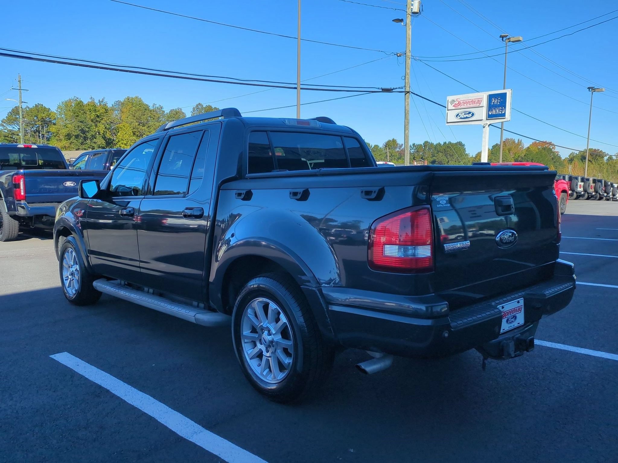 Used 2007 Ford Explorer Sport Trac Limited RWD image 9