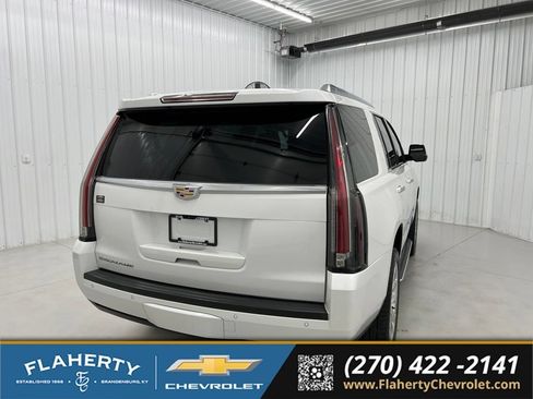 Used 2020 Cadillac Escalade Luxury AWD/4WD image 3