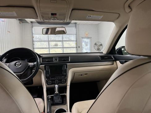 Used 2017 Volkswagen Passat 1.8T SE image 20