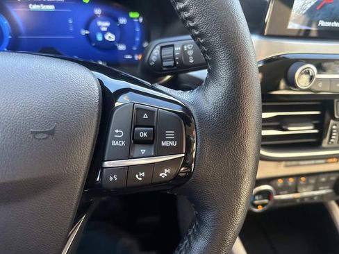 Used 2021 Ford Escape Titanium image 30