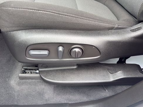 Used 2023 Chevrolet Traverse LT w/ Midnight/Sport Edition image 16