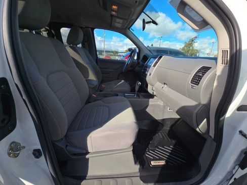 Used 2021 Nissan Frontier S image 11