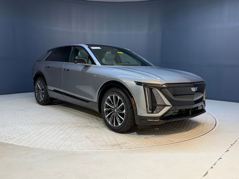 New 2026 Cadillac Lyriq Sport AWD/4WD image 7