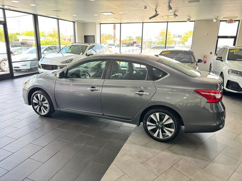 Used 2016 Nissan Sentra SL w/ SL Premium Package FWD image 2