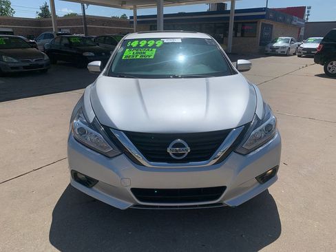 Used 2016 Nissan Altima 2.5 SV w/ Convenience Package FWD image 3