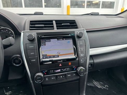 Used 2016 Toyota Camry XSE w/ Moonroof Package image 28