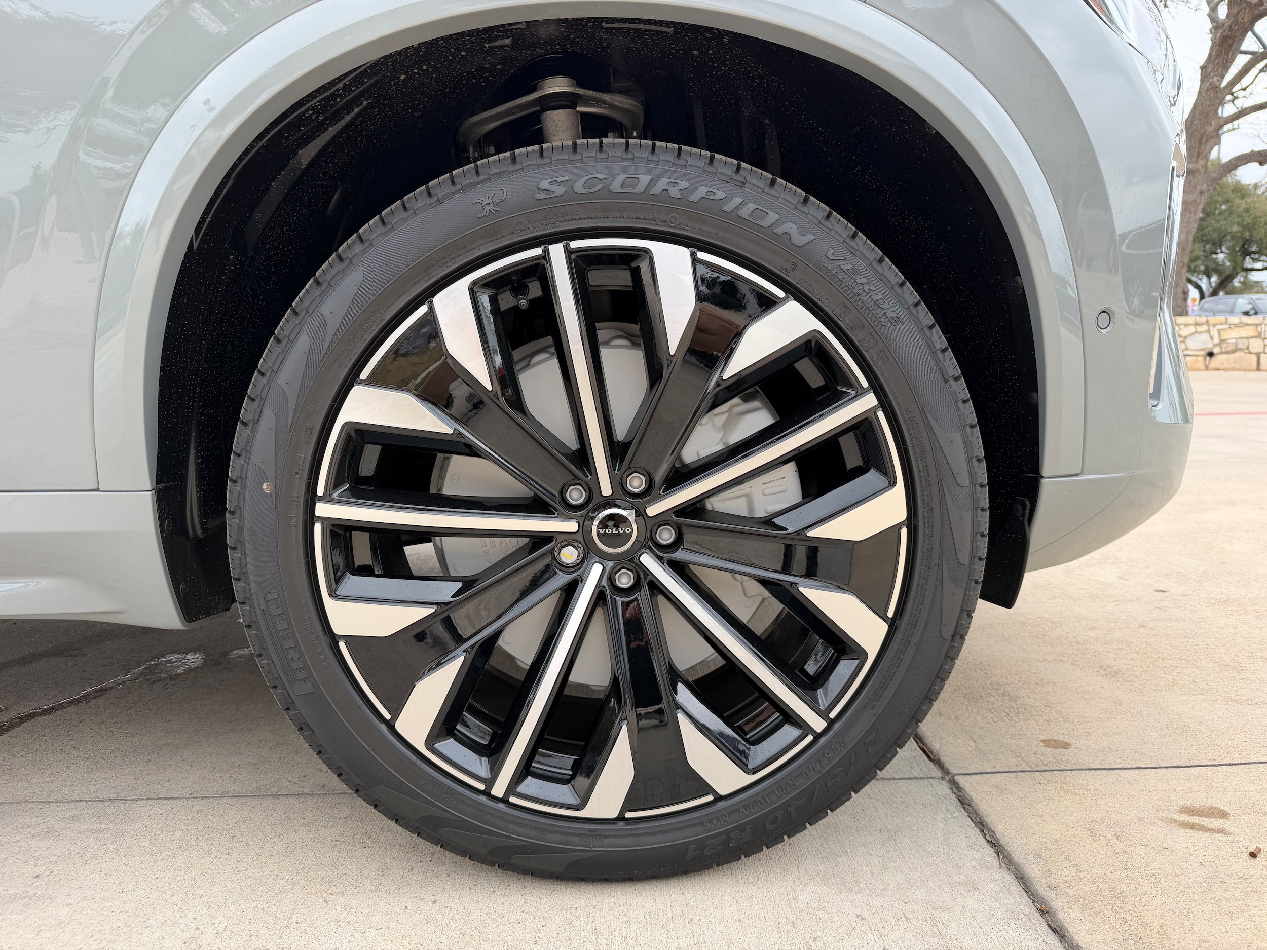 New 2026 Volvo XC90 B6 Plus w/ Protection Package Premier AWD/4WD image 7