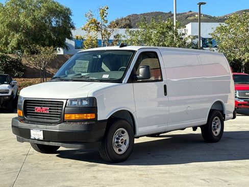 New 2025 GMC Savana 2500 w/ Driver Convenience Package image 4