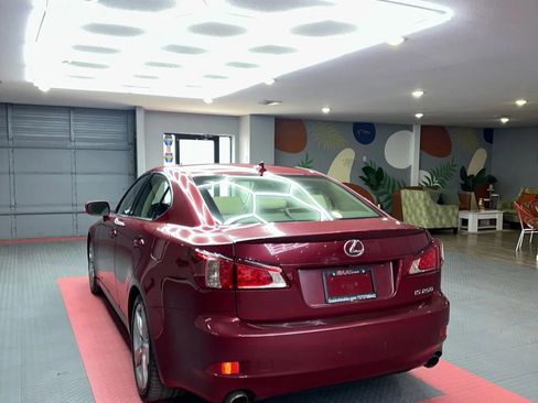 Used 2013 Lexus IS 250 w/ Premium Pkg Value Edition RWD image 4