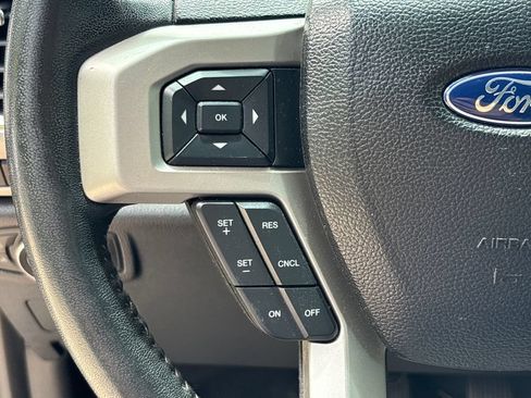 Used 2018 Ford F250 Lariat w/ Lariat Value Package AWD/4WD image 14