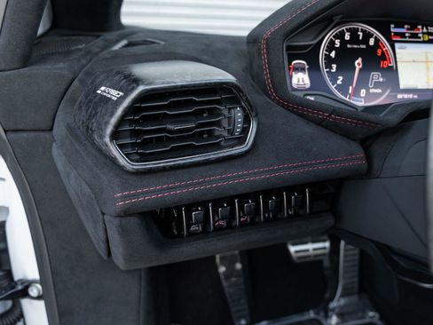 Used 2018 Lamborghini Huracan Performante image 51