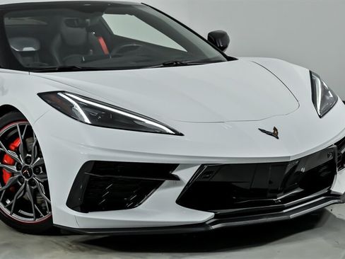 Used 2023 Chevrolet Corvette Stingray Premium Conv w/ Z51 Performance Package RWD image 3
