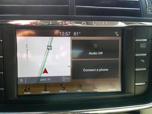 Used 2019 Lincoln Continental Select image 35