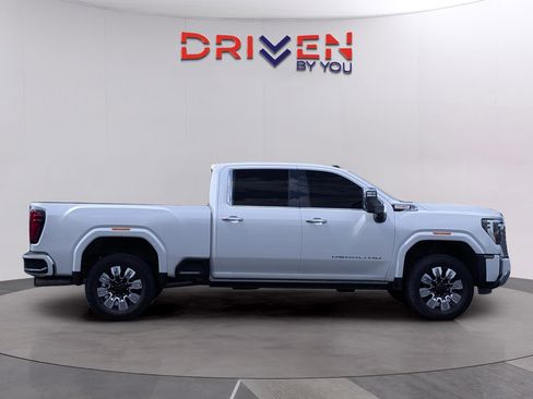 Used 2024 GMC Sierra 2500 Denali w/ Denali Reserve Package AWD/4WD image 6
